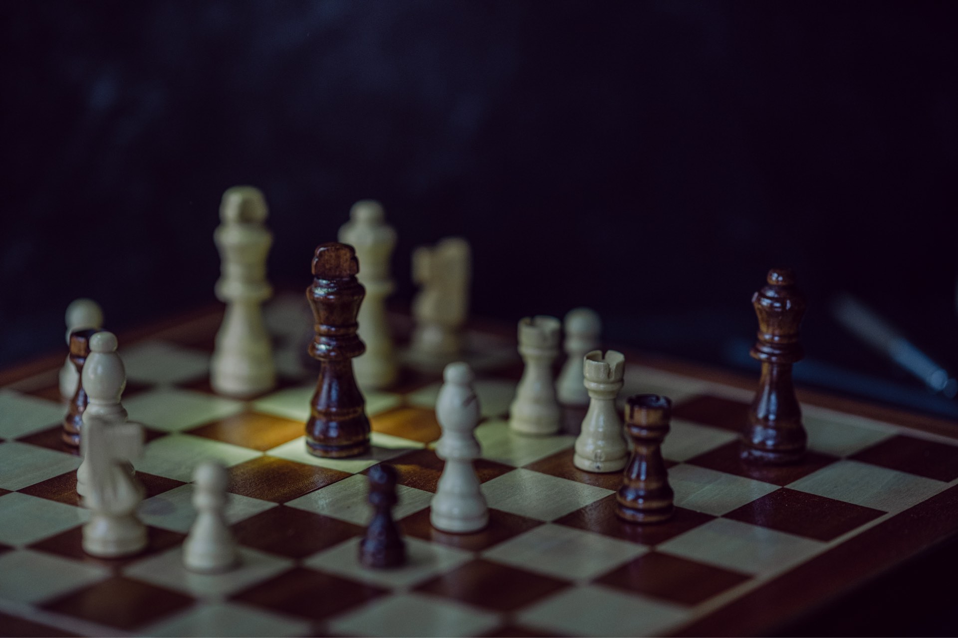 chess-table-darker-mood-60